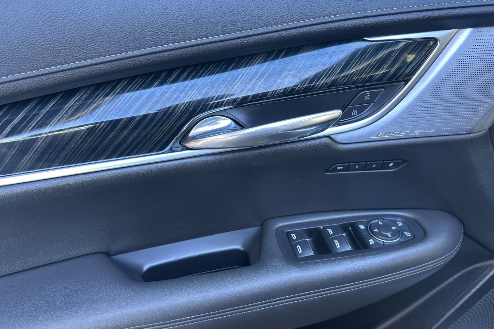 Used 2024 Cadillac XT6 Premium Luxury image 11