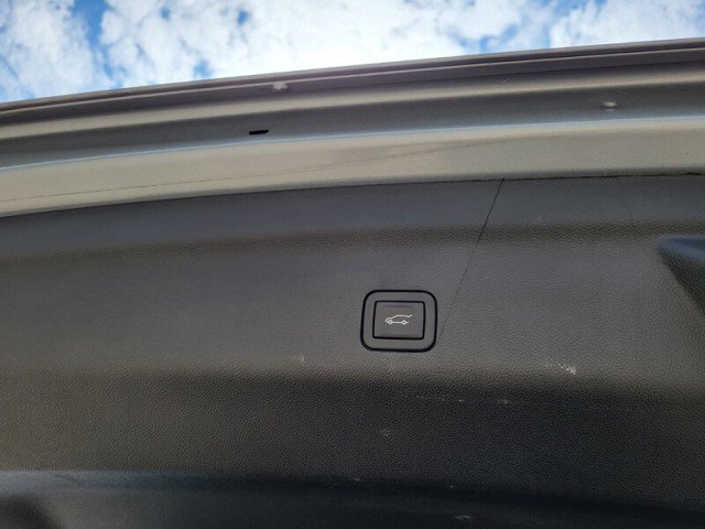 Used 2023 GMC Yukon Denali Ultimate w/ LPO, Floor Liner Package image 9