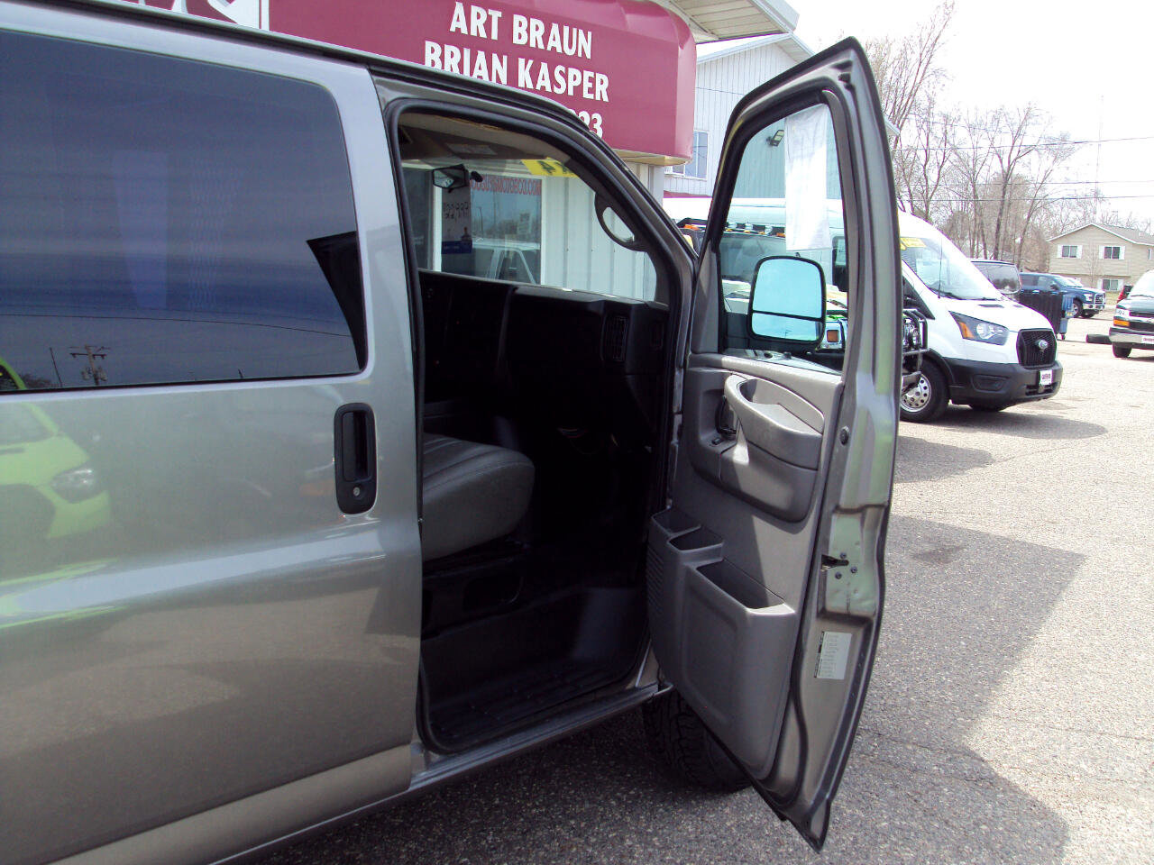 Used 2012 Chevrolet Express 2500 image 12