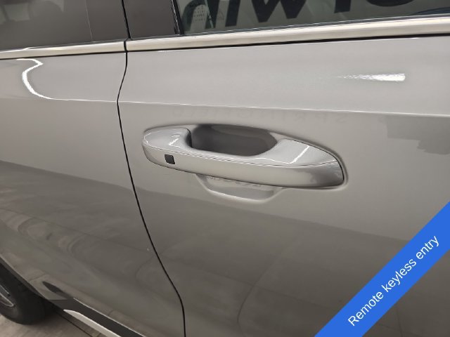 Used 2023 Kia Sorento EX FWD image 8
