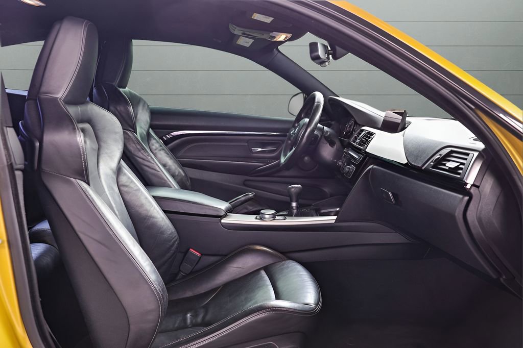 Used 2018 BMW M4 Coupe RWD image 48