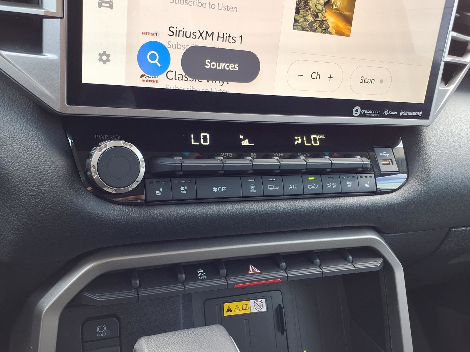 Used 2023 Toyota Tundra Limited w/ Power Package image 17