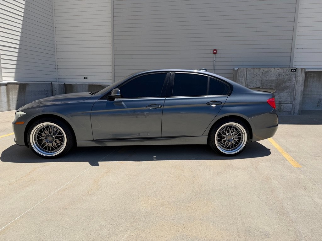 Used 2015 BMW 320i xDrive Sedan AWD/4WD image 4