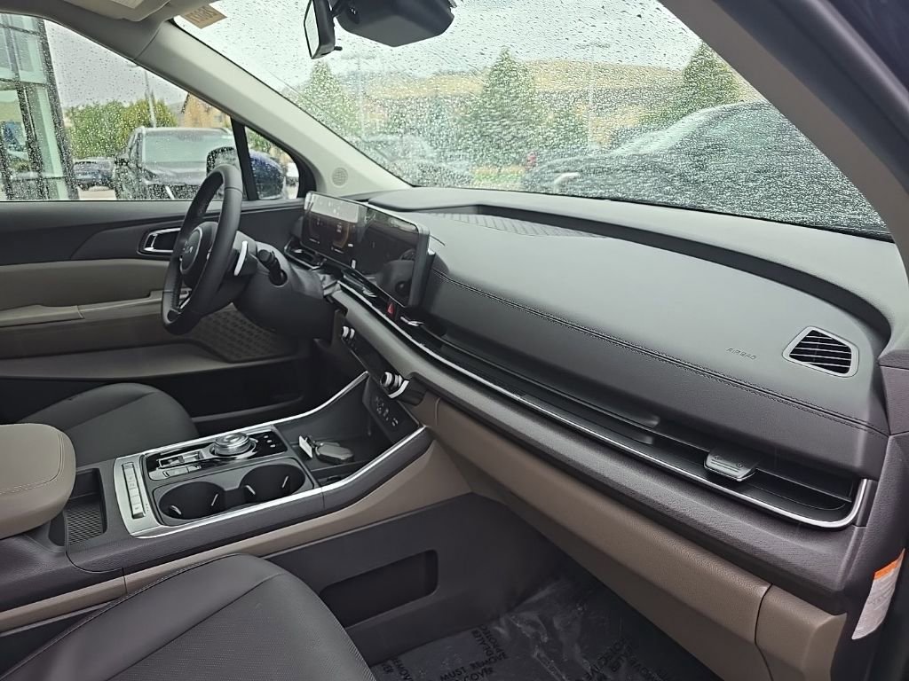 New 2026 Kia Carnival EX image 7