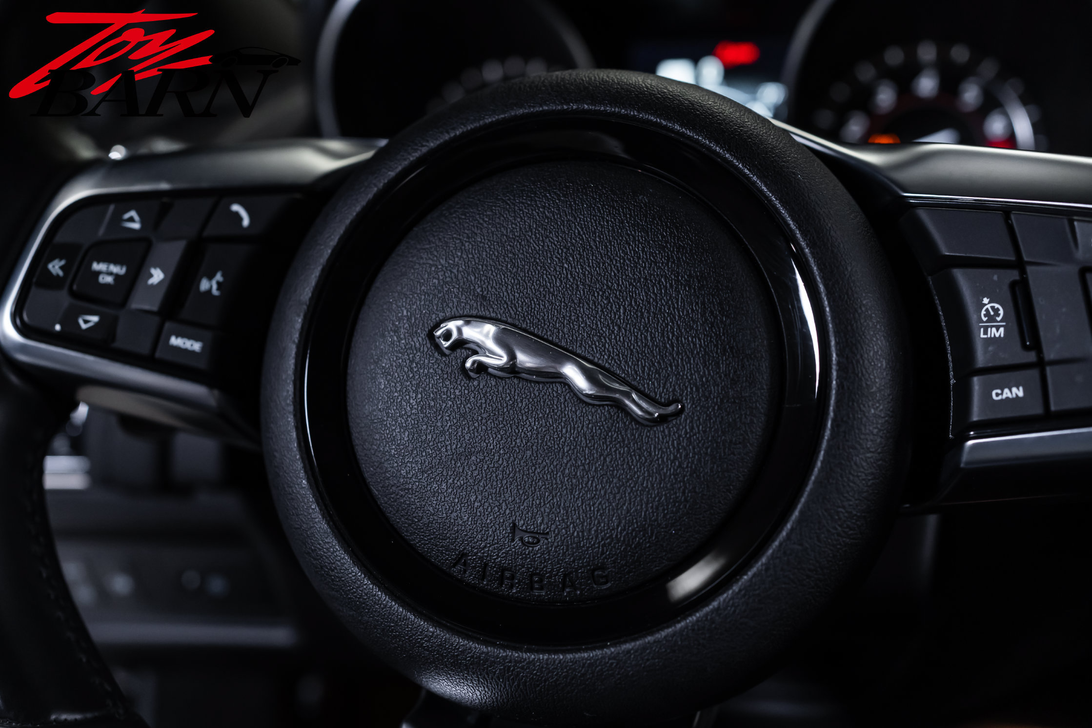 Used 2019 Jaguar F-TYPE Coupe RWD image 25