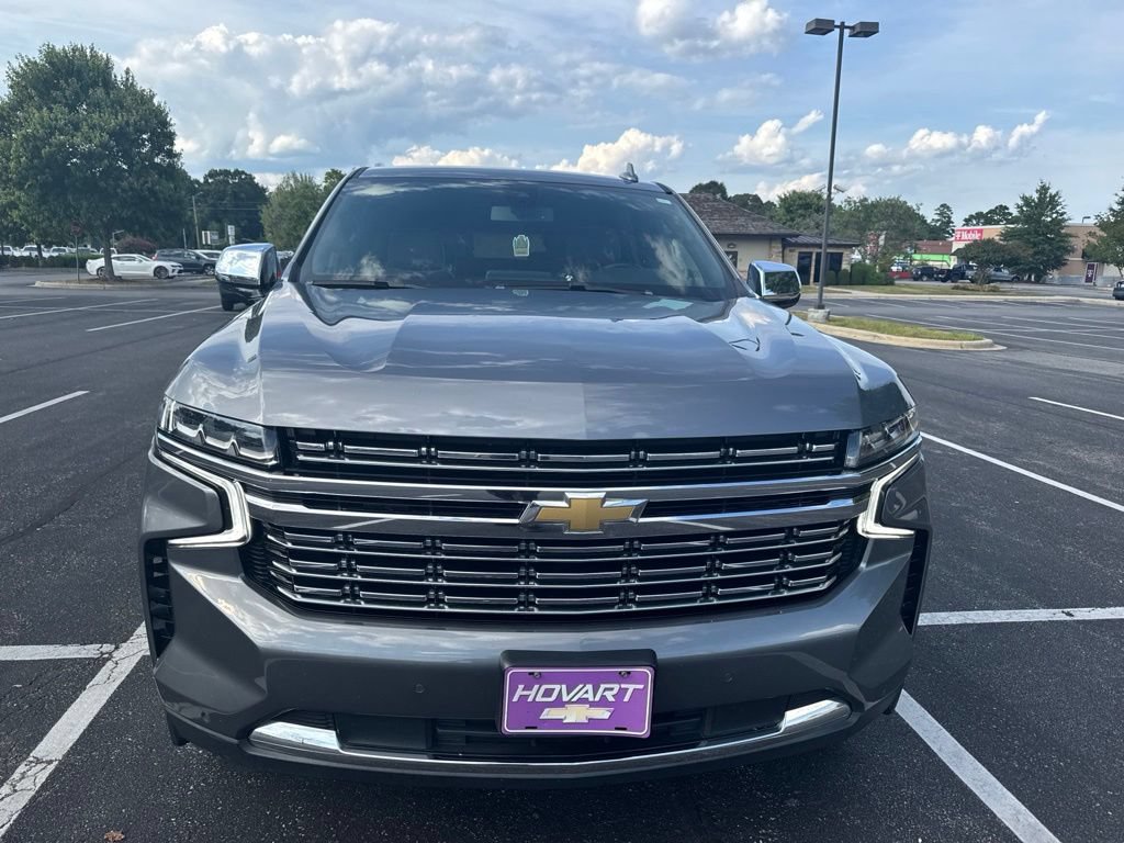 Used 2022 Chevrolet Suburban Premier RWD image 3