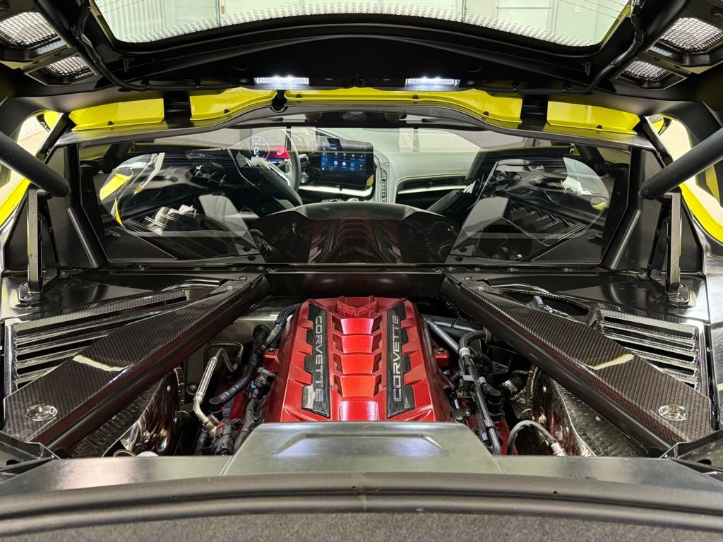 Used 2024 Chevrolet Corvette Stingray Premium Cpe w/ Z51 Performance Package RWD image 21