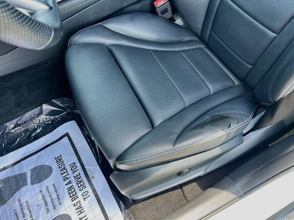 Used 2019 Mercedes-Benz GLC 300 4MATIC image 19