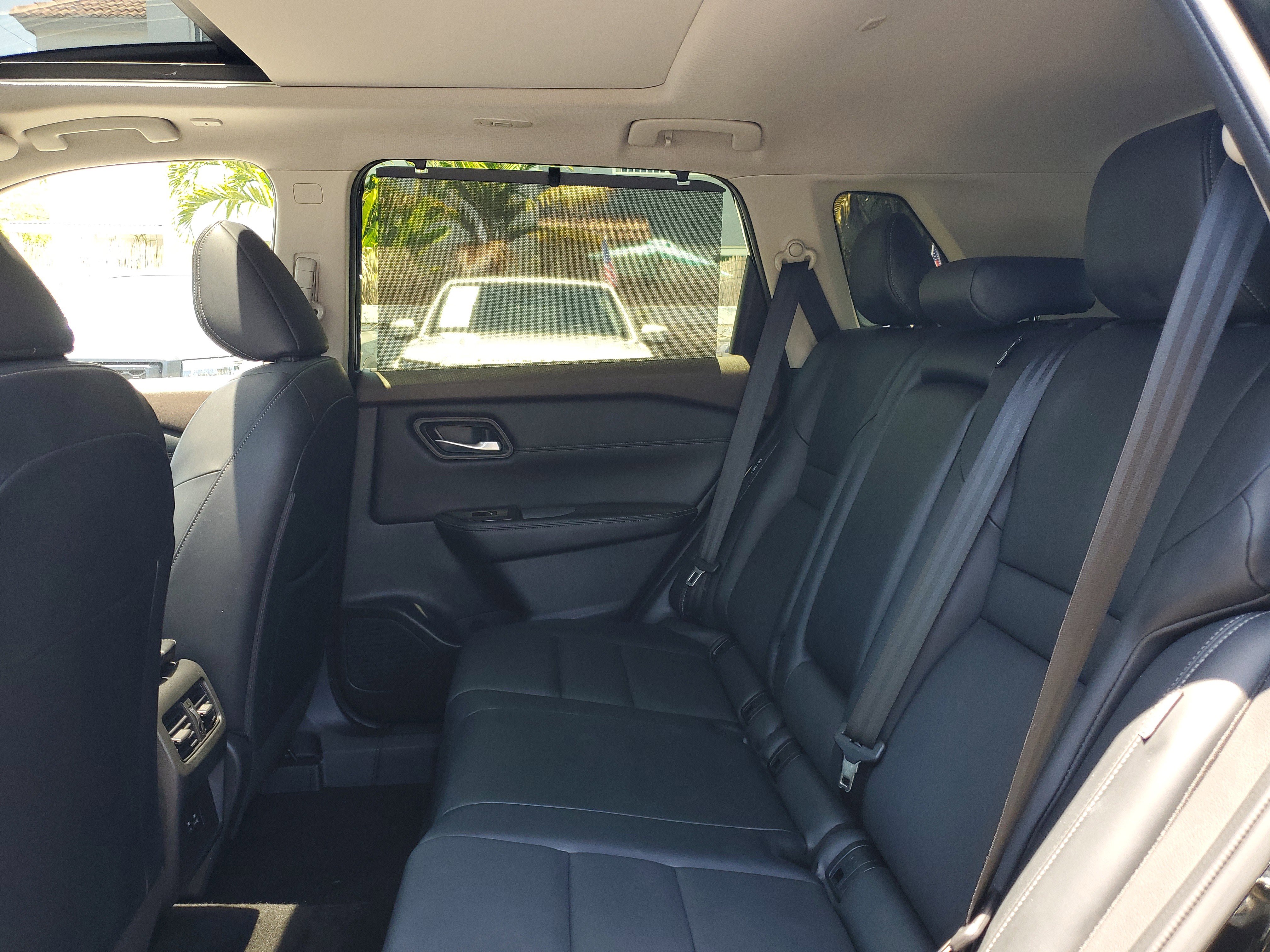 Used 2023 Nissan Rogue SV w/ SV Premium B Package image 13