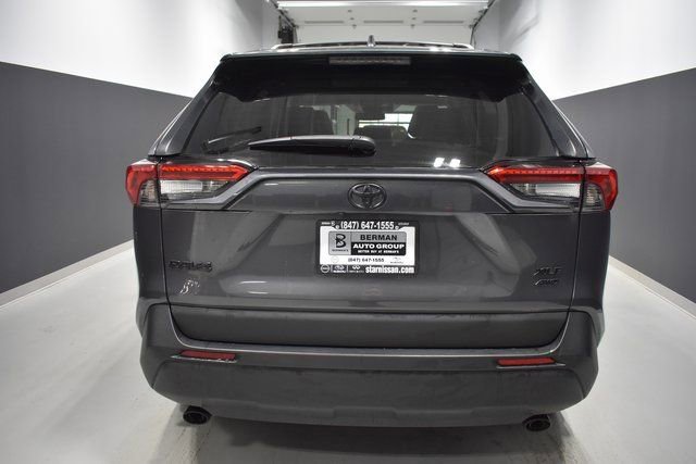 Used 2023 Toyota RAV4 XLE Premium image 9