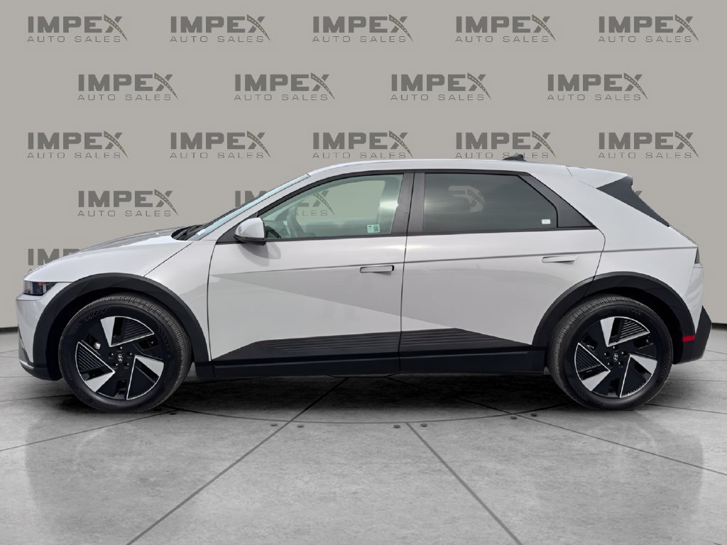 Used 2025 Hyundai Ioniq 5 SE RWD image 2