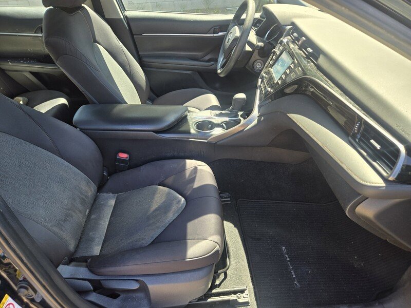 Used 2019 Toyota Camry LE FWD image 3