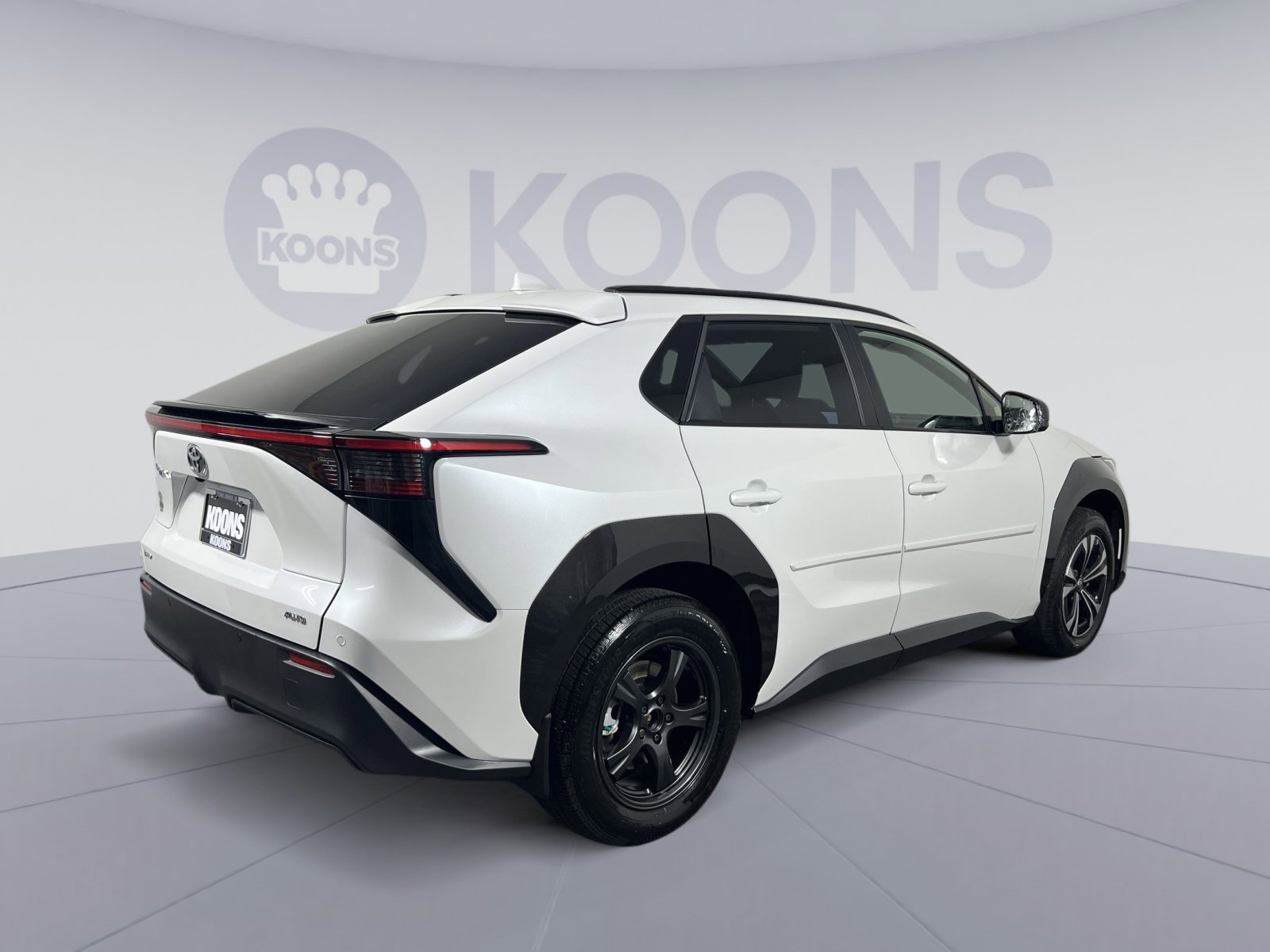 Used 2024 Toyota bZ4X XLE w/ Weather Package image 7