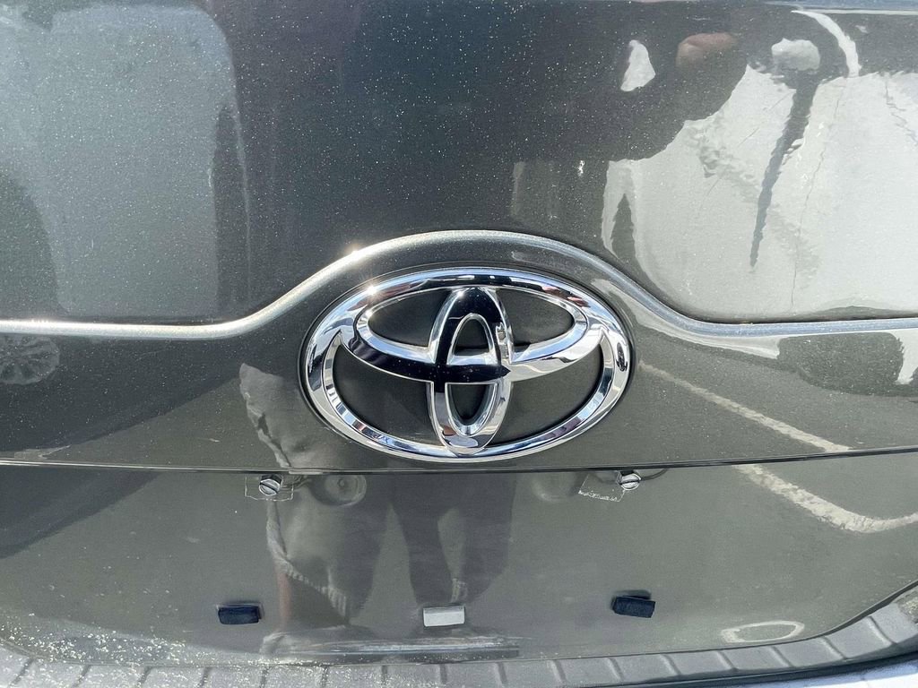 Used 2012 Toyota Camry LE image 24