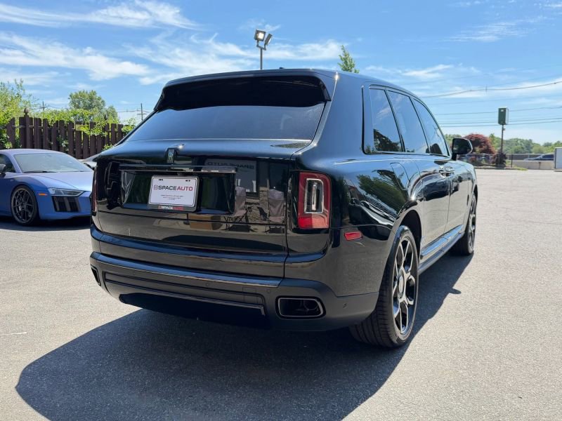 Used 2022 Rolls-Royce Cullinan Black Badge w/ Dark Exterior Package AWD/4WD image 6