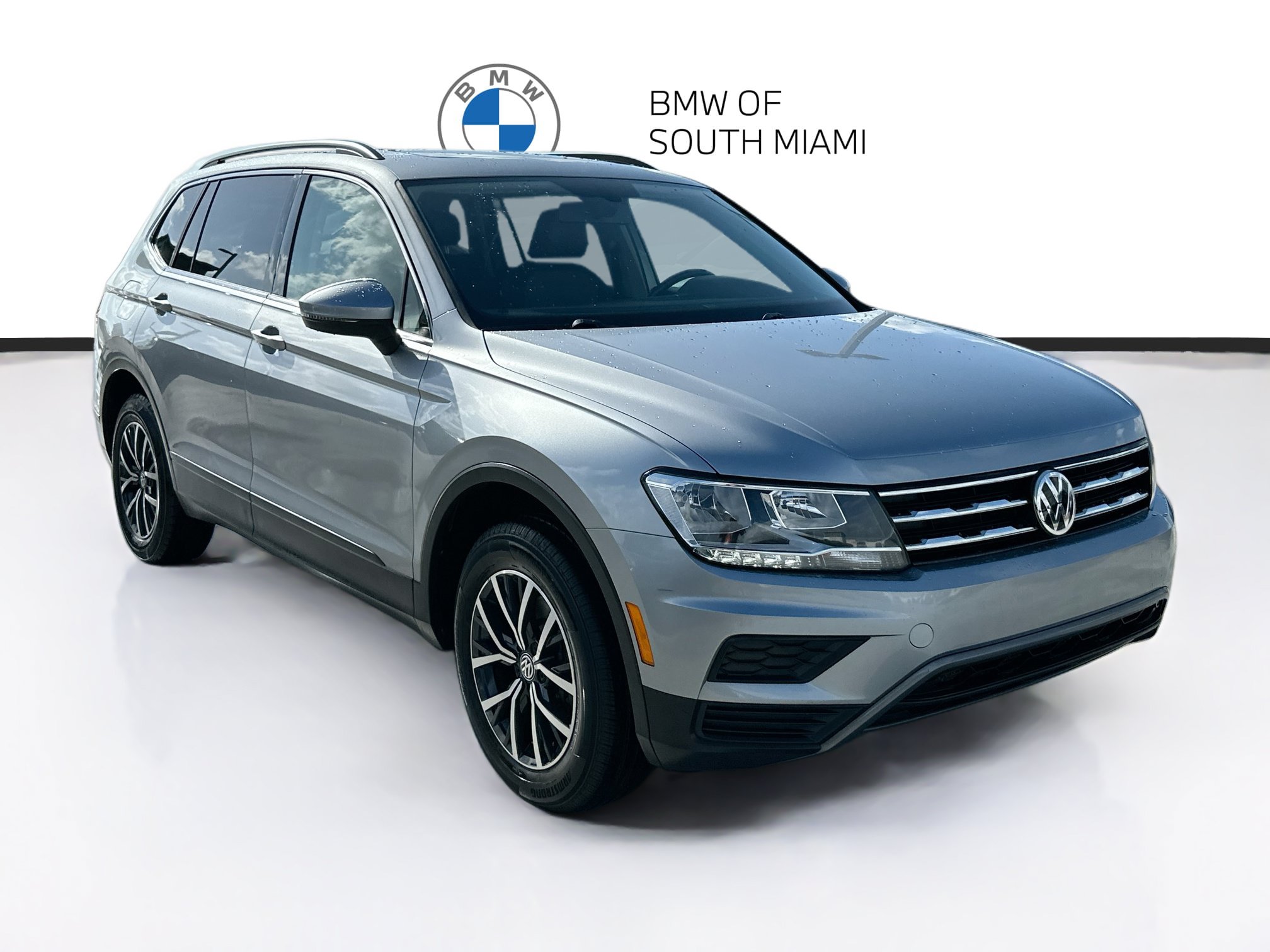 Used 2019 Volkswagen Tiguan SE w/ Panoramic Sunroof Package FWD image 1