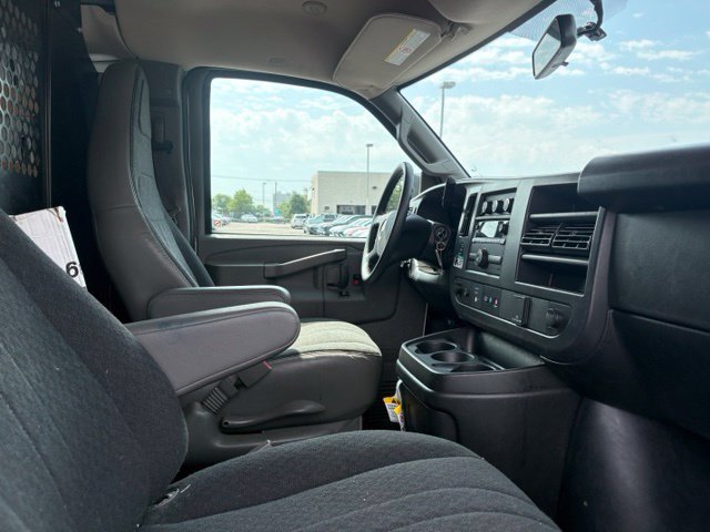 Used 2025 Chevrolet Express 2500 w/ Driver Convenience Package RWD image 22