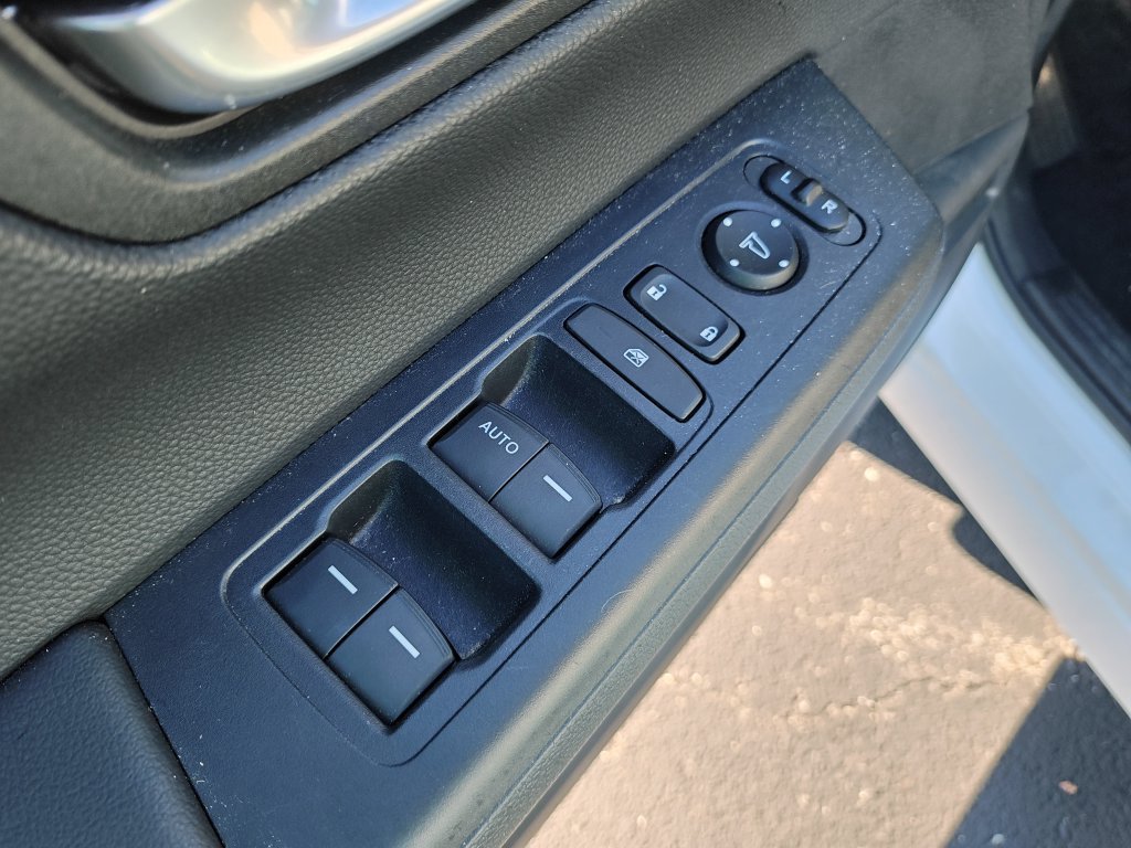 Used 2024 Honda CR-V LX image 11