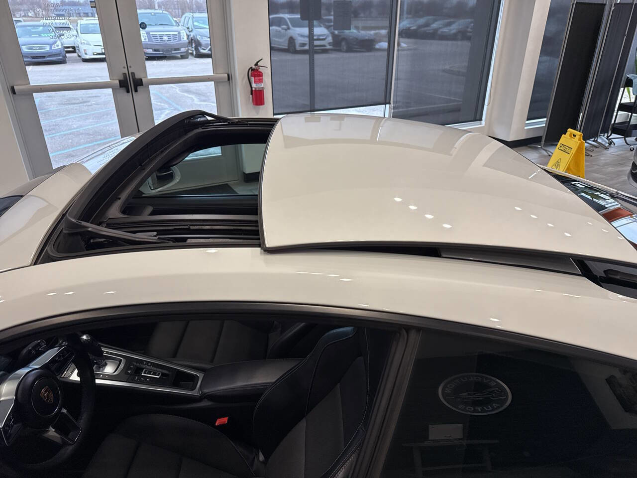 Used 2019 Porsche 911 Carrera 4 w/ Sportdesign Package image 24