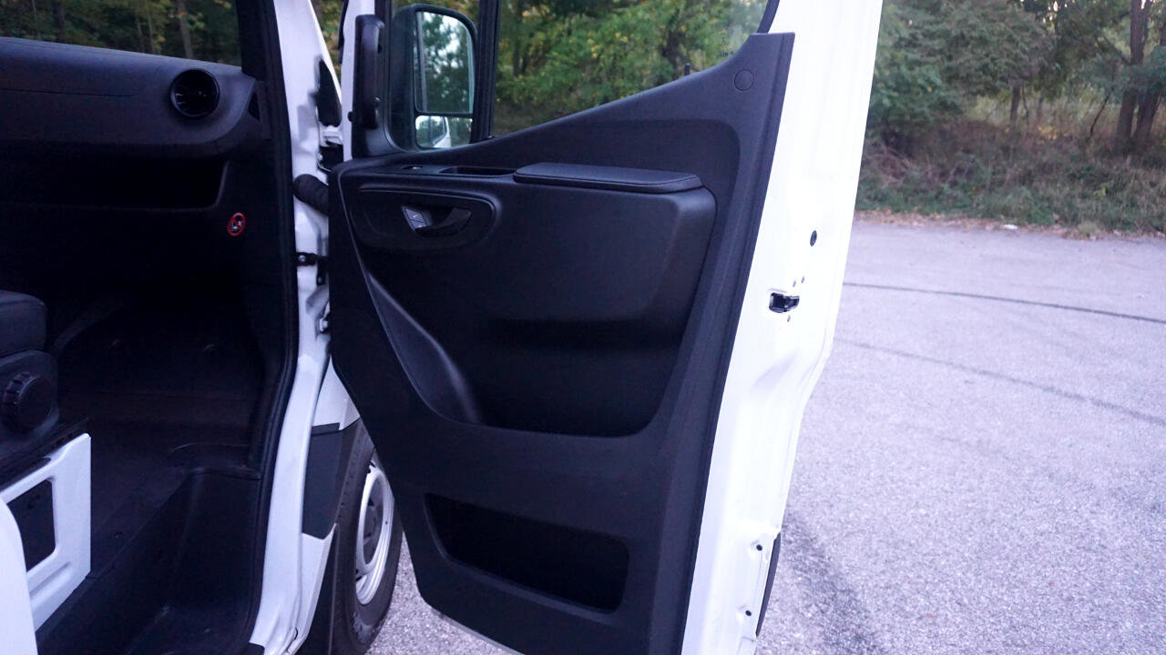 Used 2023 Mercedes-Benz Sprinter 2500 image 24