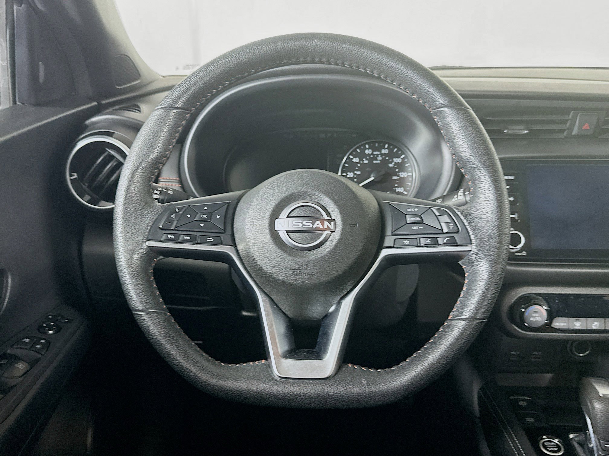 Used 2024 Nissan Kicks SR image 17