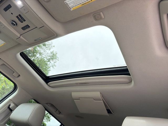 Used 2016 Chevrolet Suburban LT AWD/4WD image 13