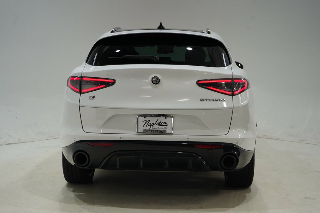 Used 2024 Alfa Romeo Stelvio Veloce AWD/4WD image 6