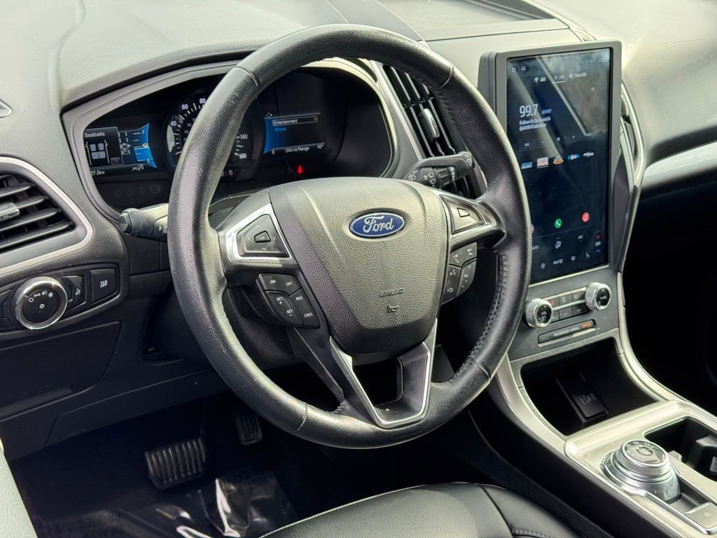 Used 2023 Ford Edge SEL image 21