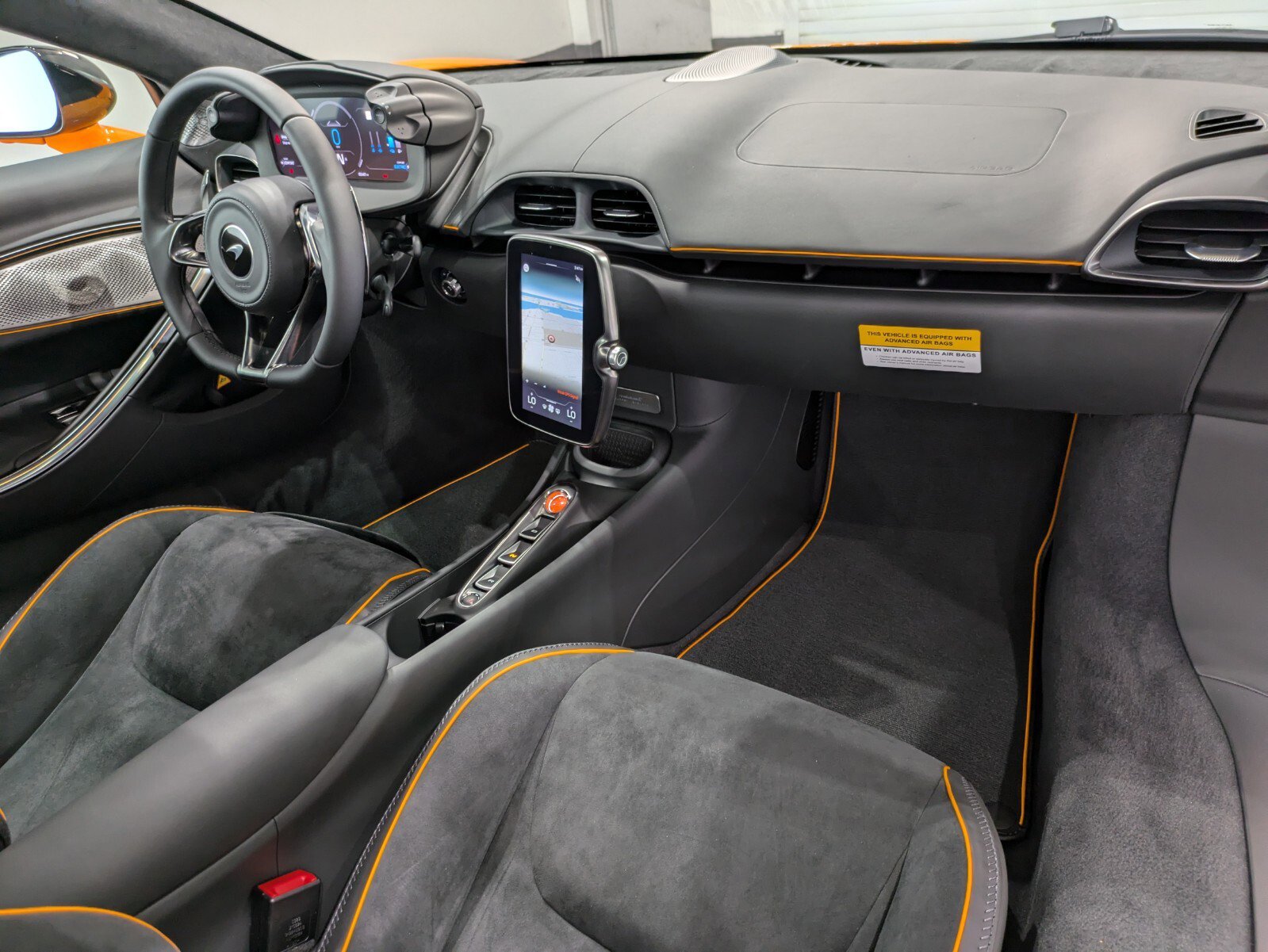 Used 2025 McLaren Artura image 20