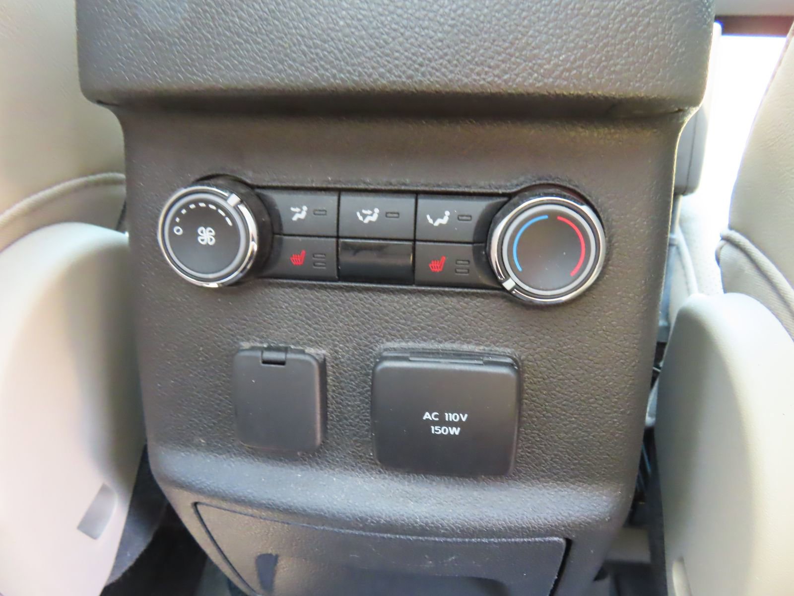 Used 2015 Ford Explorer Limited w/ Equipment Group 302A AWD/4WD image 38