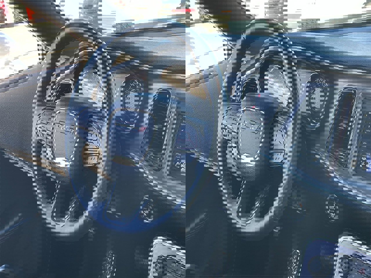 Used 2019 Dodge Challenger SXT image 13