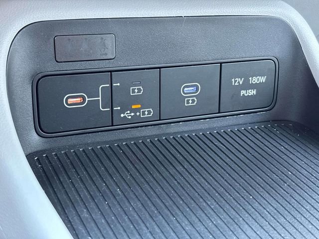 Certified 2025 Hyundai Kona SEL AWD/4WD image 23