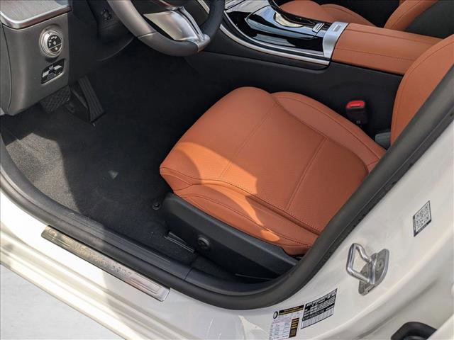 Used 2025 Mercedes-Benz C 300 Sedan image 4