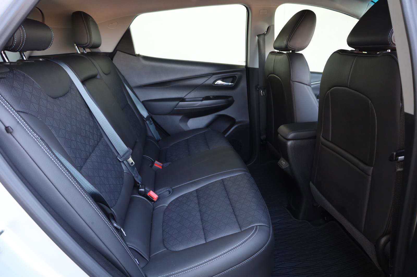 Used 2023 Chevrolet Bolt LT w/ Infotainment Package FWD image 23