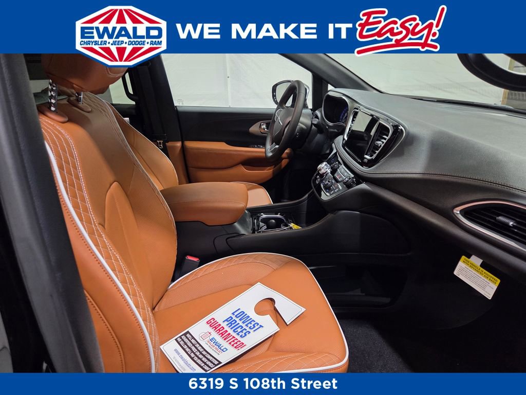 New 2026 Chrysler Pacifica Pinnacle AWD/4WD image 9