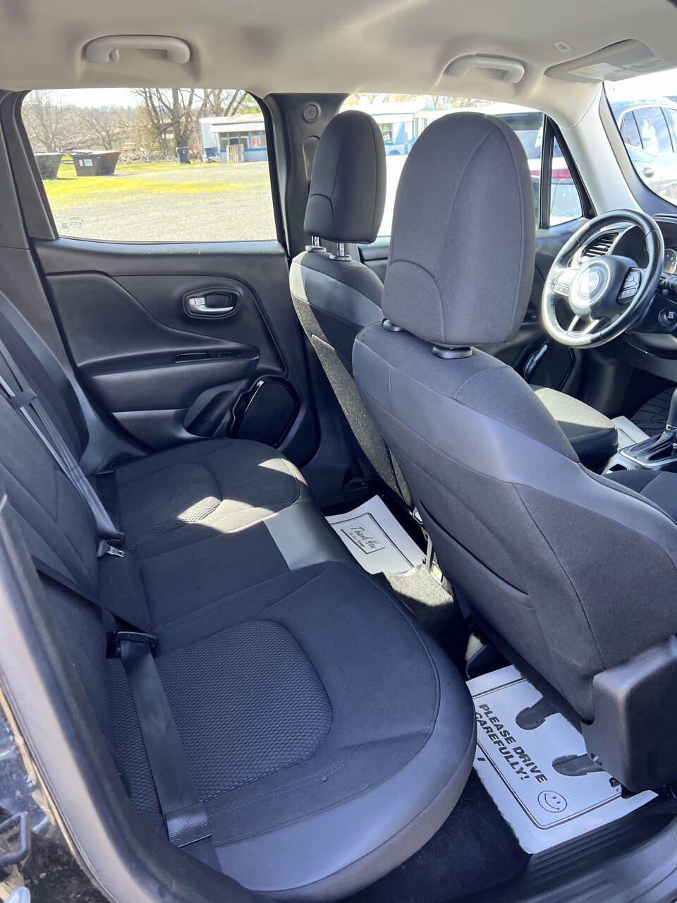 Used 2018 Jeep Renegade Altitude FWD image 12