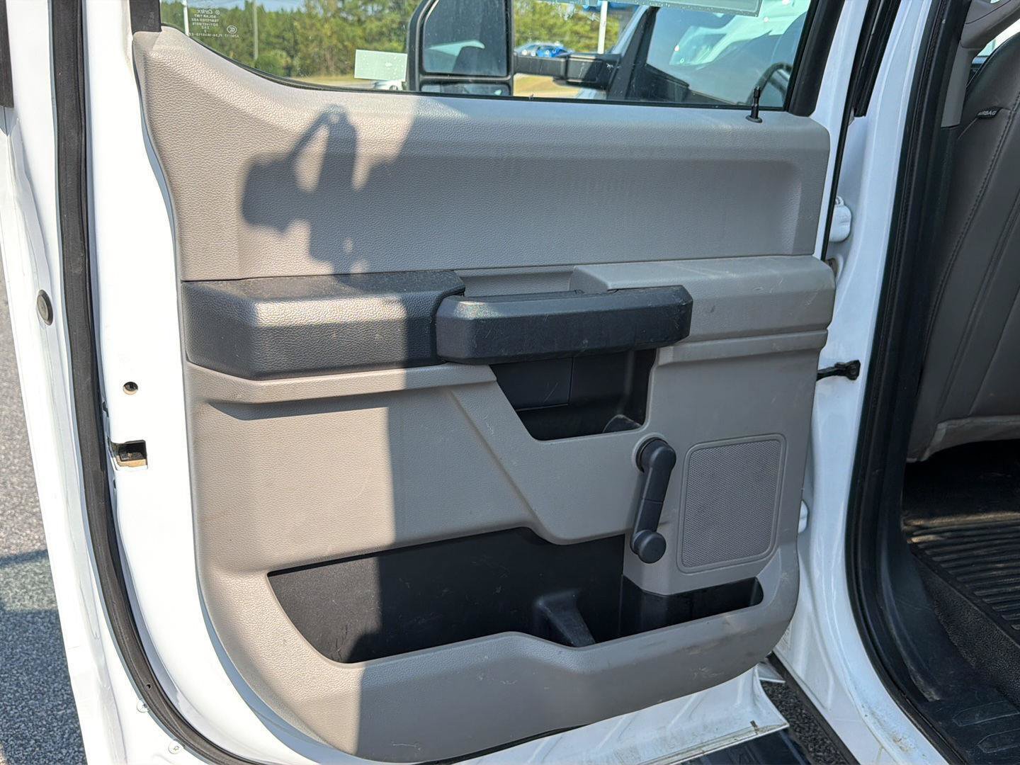 Used 2022 Ford F550 4x4 Crew Cab Super Duty image 16