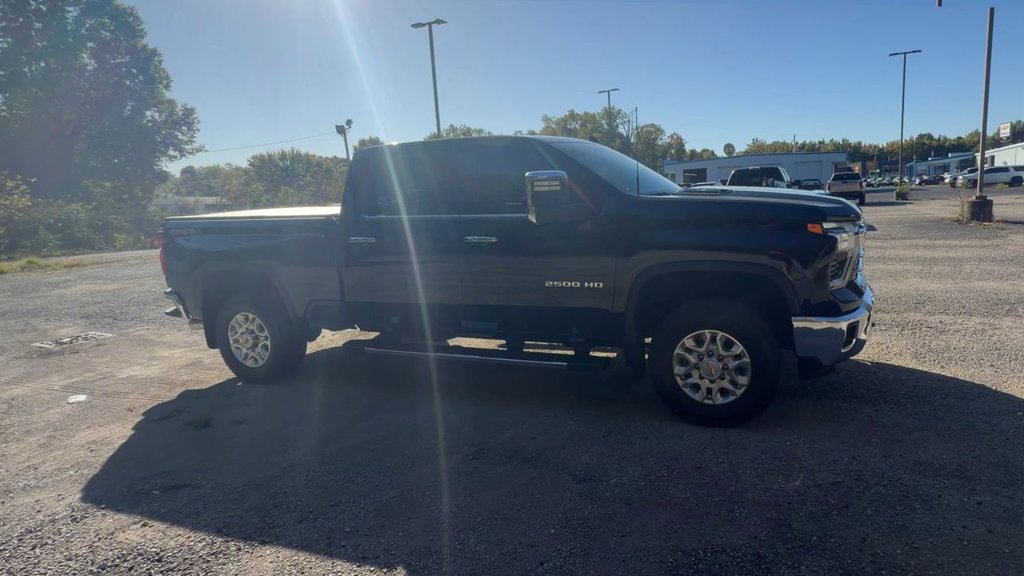Used 2025 Chevrolet Silverado 2500 LTZ AWD/4WD image 2