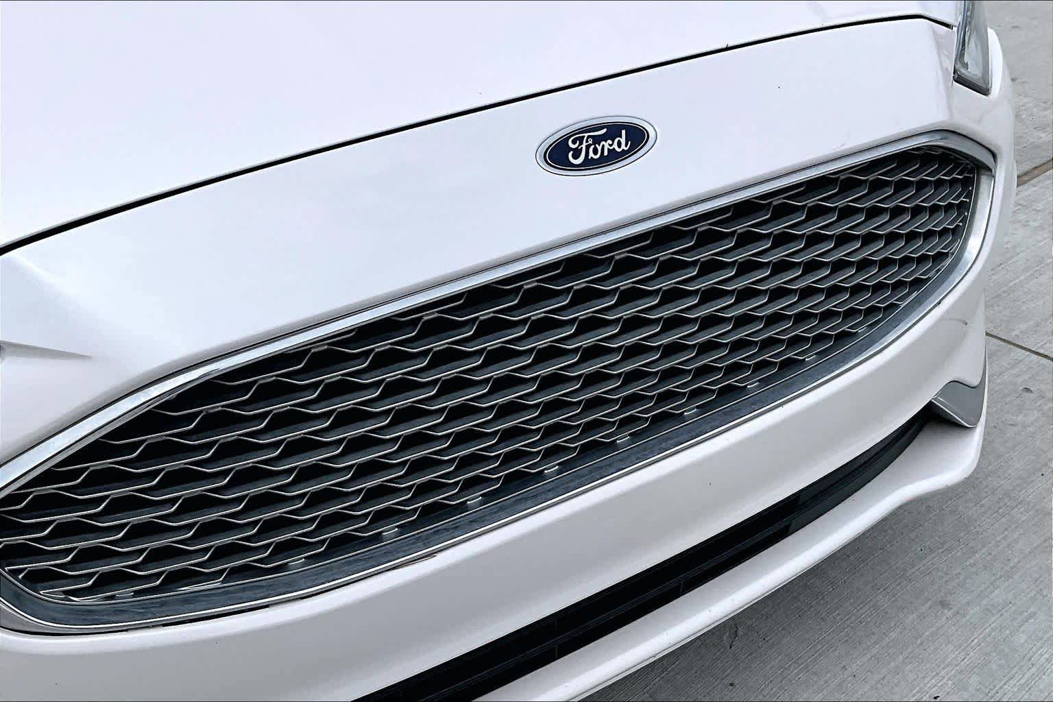 Used 2019 Ford Fusion Titanium FWD image 27