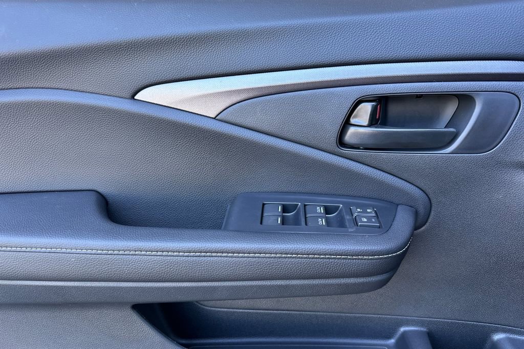 New 2025 Honda Ridgeline Sport image 11