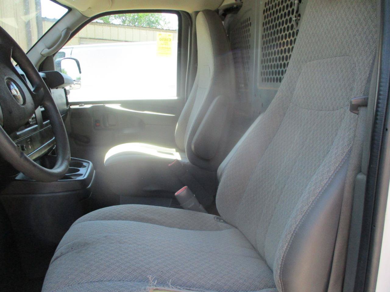 Used 2011 Chevrolet Express 2500 RWD image 8