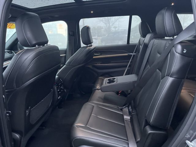 Used 2025 Jeep Grand Cherokee L Limited image 12