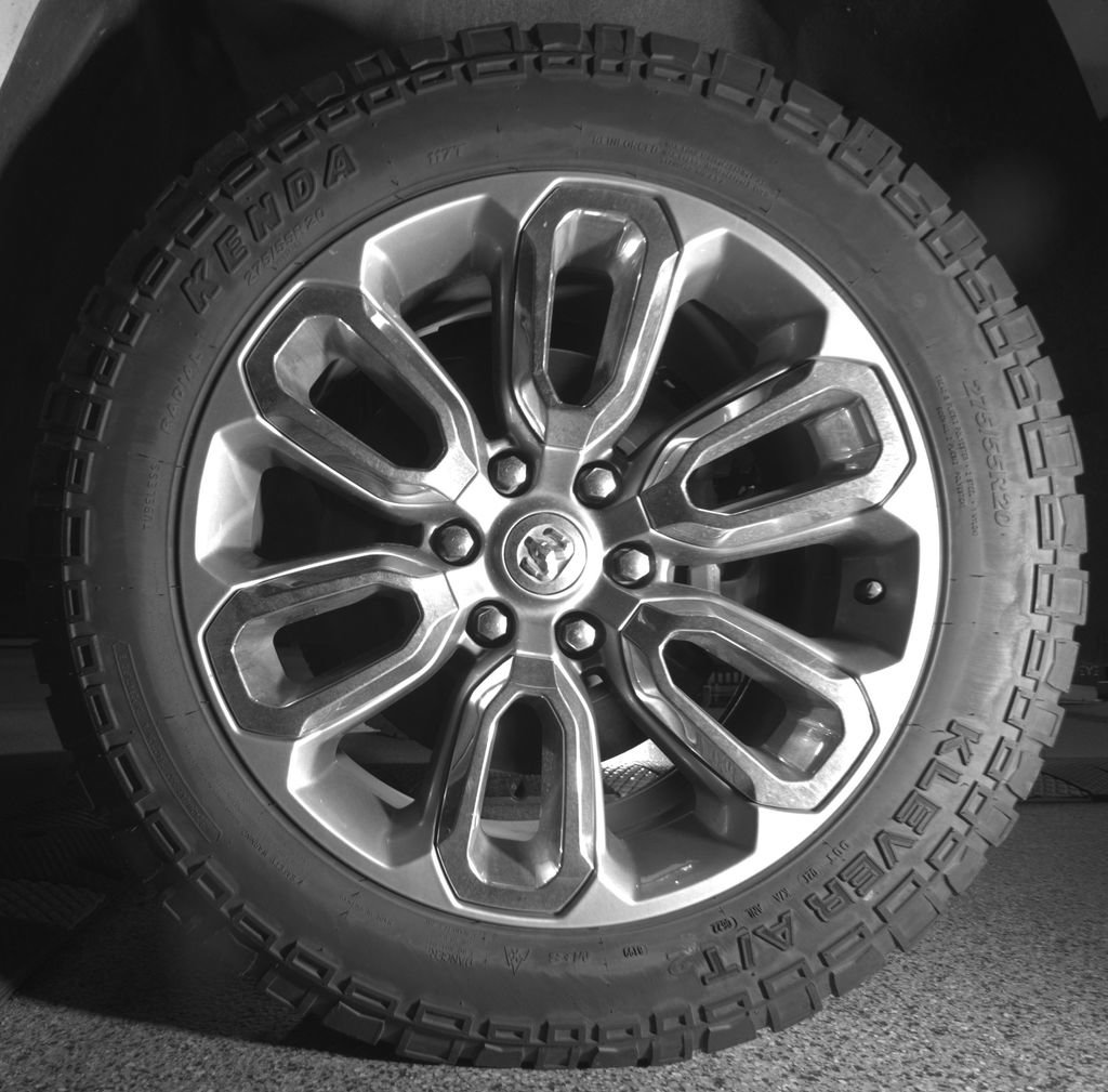 Used 2020 RAM 1500 Laramie w/ Sport Appearance Package AWD/4WD image 26