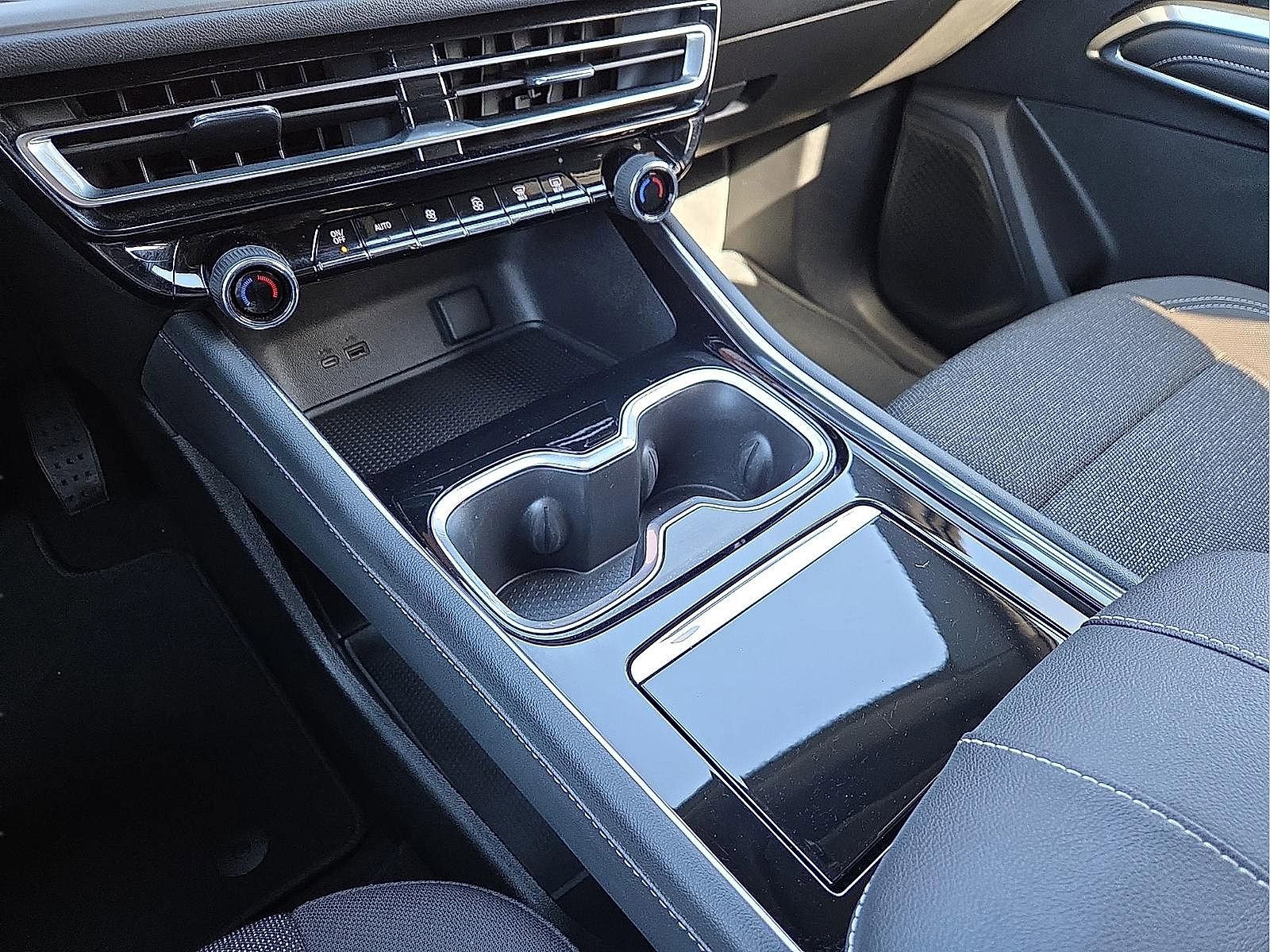 Certified 2024 Chevrolet Traverse LS FWD image 25