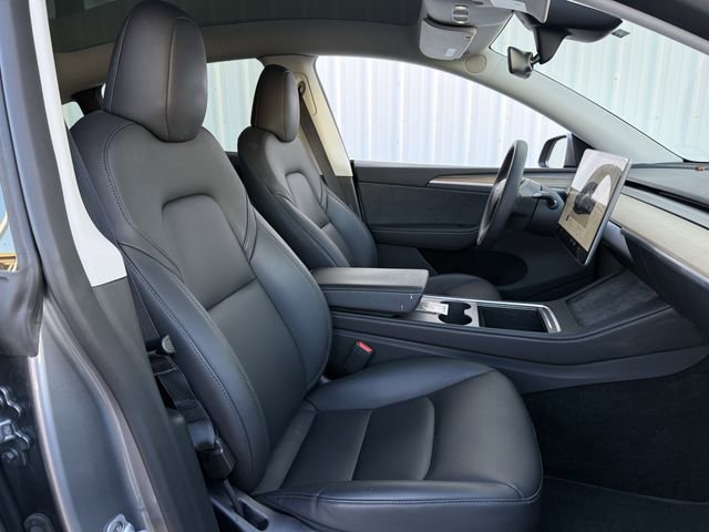 Used 2024 Tesla Model Y Long Range image 25