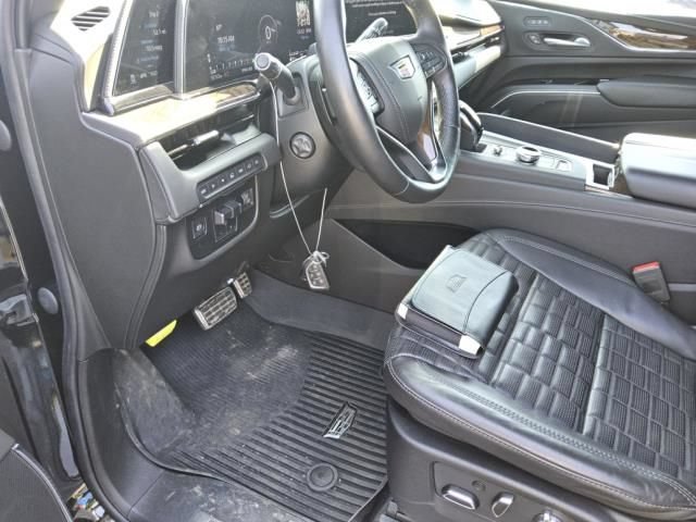 Used 2023 Cadillac Escalade Sport Platinum w/ LPO, ONYX Package AWD/4WD image 4