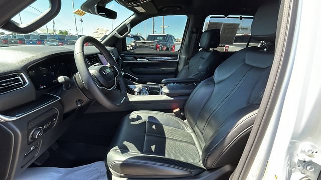 Used 2024 Jeep Wagoneer 4WD w/ Convenience Group I image 19