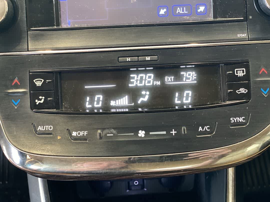 Used 2013 Toyota Avalon XLE Premium FWD image 21