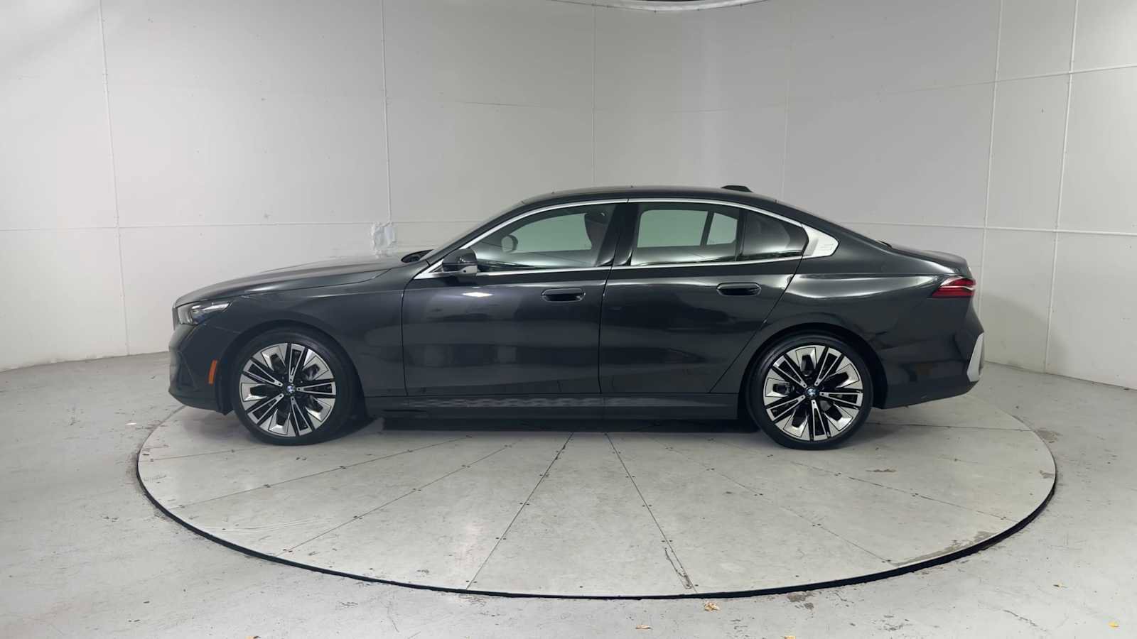 Certified 2026 BMW i5 eDrive40 image 5