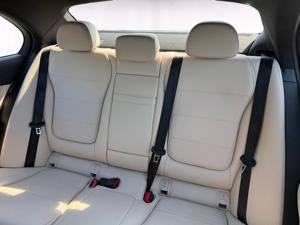 Used 2025 Mercedes-Benz C 300 Sedan image 13